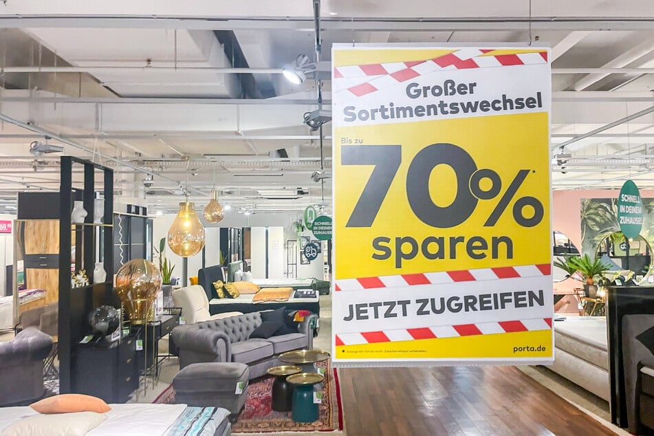 Hier sind am Freitag (15.8.) Ausstellungsstücke bis zu 70 Prozent reduziert