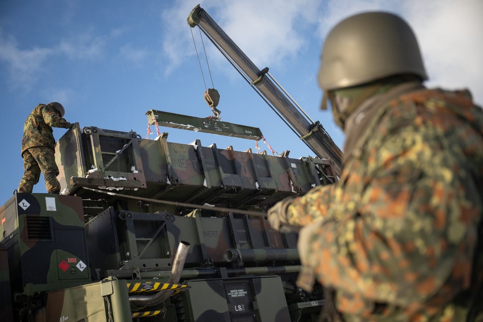 Auch Waffen aus Bundeswehrbeständen helfen der Ukraine dabei sich gegen russische Angriffe zu verteidigen (Symbolfoto).