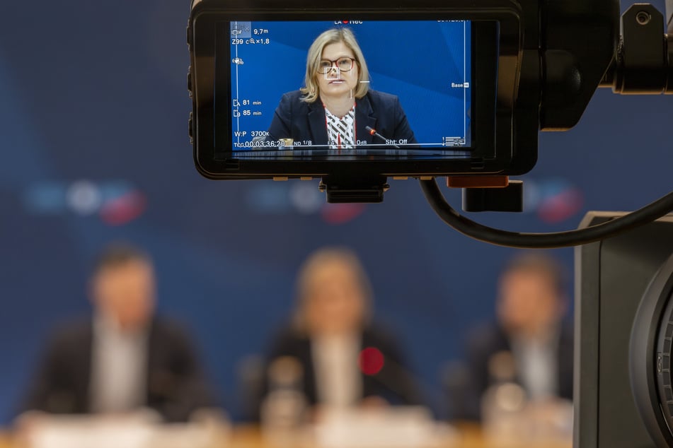 In ihrem Statement nach der Winterklausur machte die AfD-Spitze klar: Die Partei rückt weiter nach rechts.