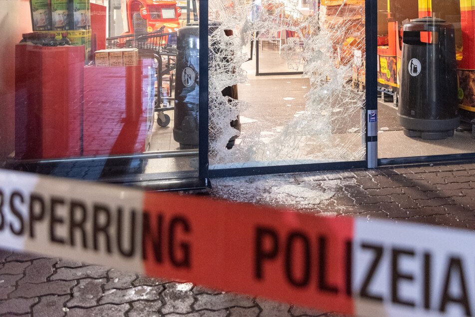 Serie der Geldautomaten-Sprengungen geht weiter: Polizei geht von mehreren Tätern aus