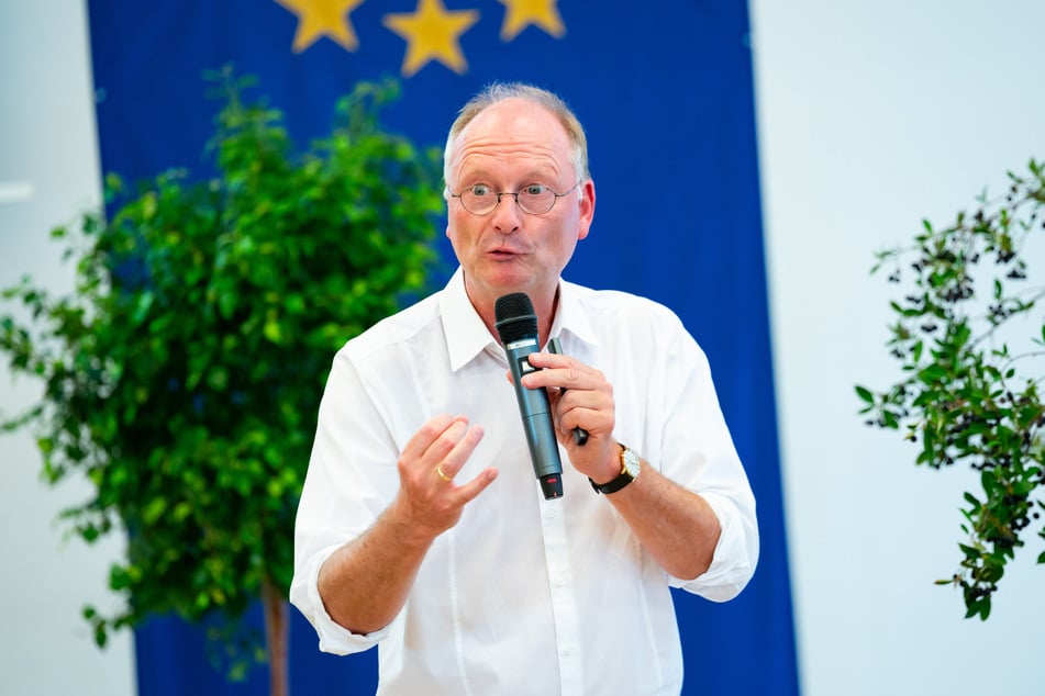 Wettermoderator Sven Plöger (56) war am Freitag zu Gast im "Riverboat" und gab dort Tipps, wie man sich aus der Debatte um den Klimawandel raushalten kann.