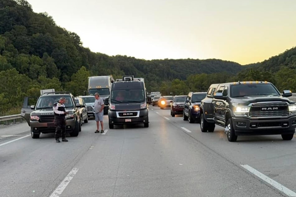 Auf der Interstate 75 Autobahn fiel am Samstagabend (Ortszeit) Schüsse.