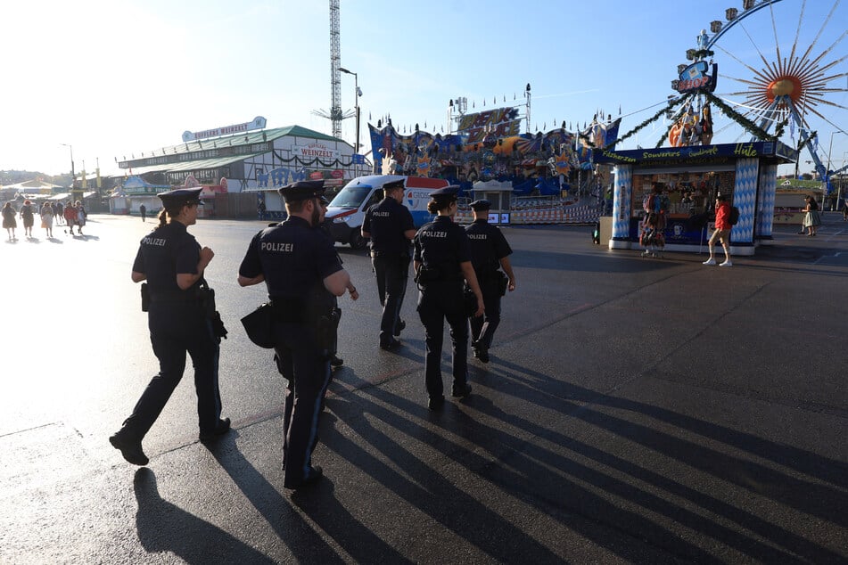 Nach dem Oktoberfest in München laufen mehrere Strafverfahren gegen Dutzende Sicherheitsmitarbeiter. (Archiv)