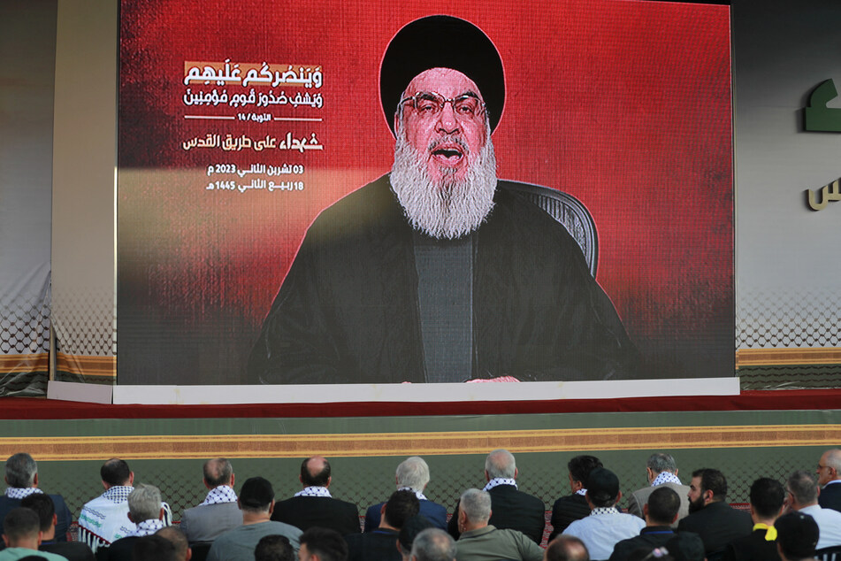 Hisbollah-Chef Hassan Nasrallah hatte Israel am Freitag vor einer militärischen Eskalation gewarnt. "Alle Optionen sind auf dem Tisch", drohte er in seiner ersten Rede seit Beginn des Gaza-Kriegs.
