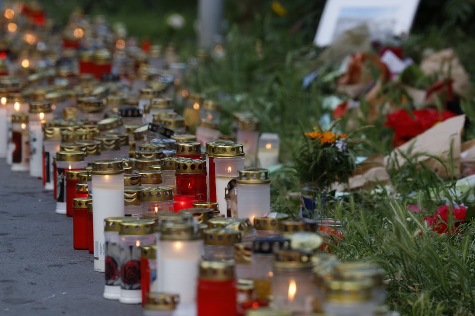 Bei dem Amoklauf in dem Grazer Oberstufenrealgymnasium sind insgesamt elf Menschen ums Leben gekommen.