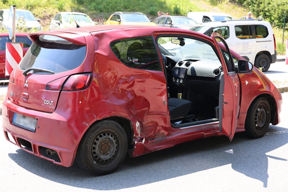 Der Unfall passierte auf der B169 in Richtung Bad Schlema. Es wurden zwei Personen verletzt.