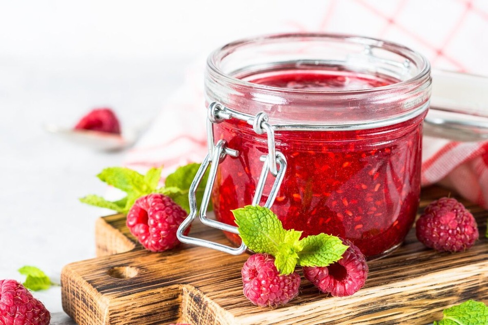 Raspberry jam ain't jelly, and it shouldn't be confused with jelly.