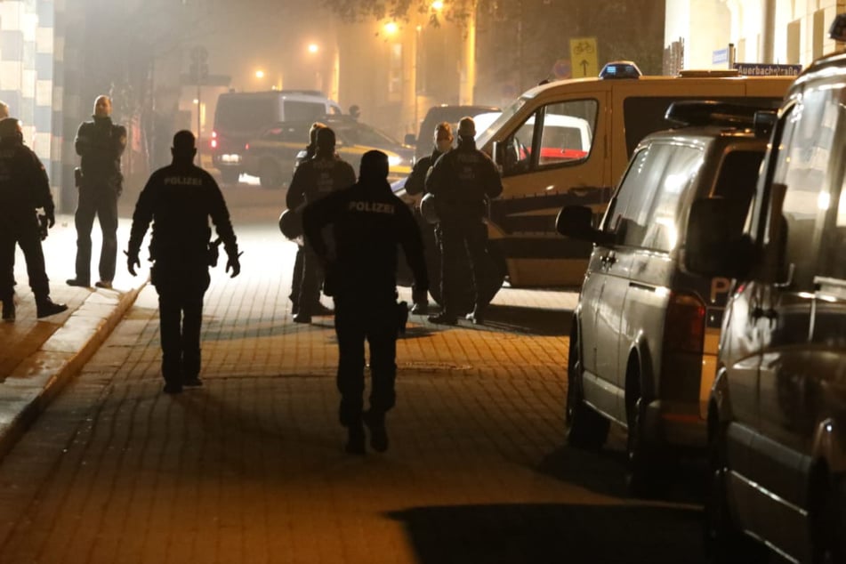 Leipzig: Beamte waren im Gebäude: Schon wieder Angriff auf Polizeiposten in Connewitz