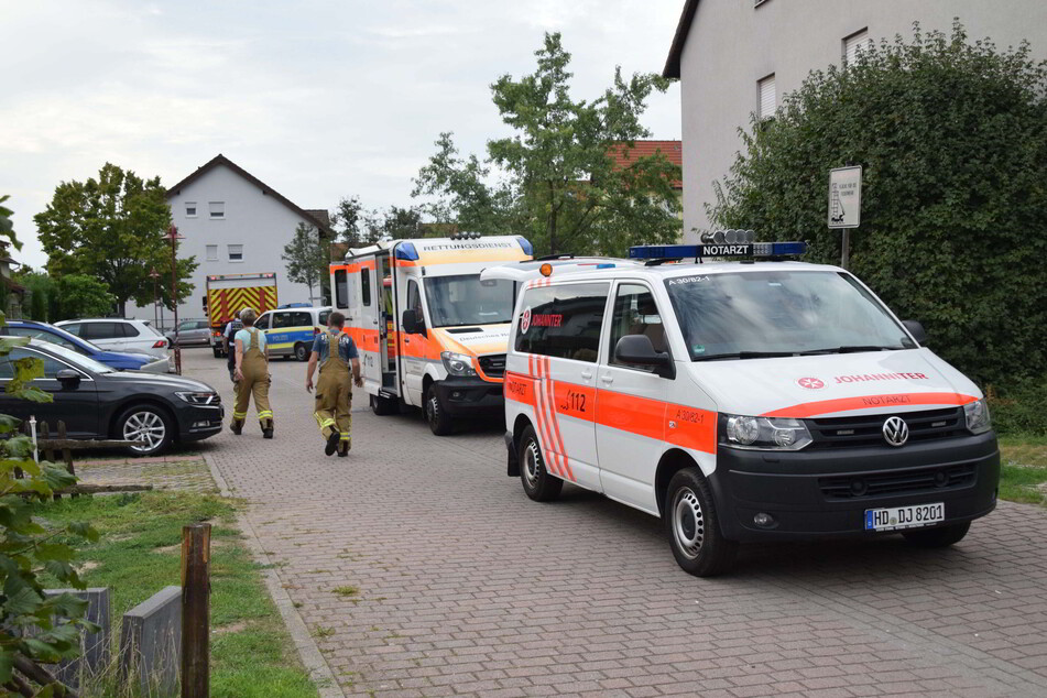 Die Rettungskräfte brachten die schwer verletzte Seniorin (†80) ins Krankenhaus.