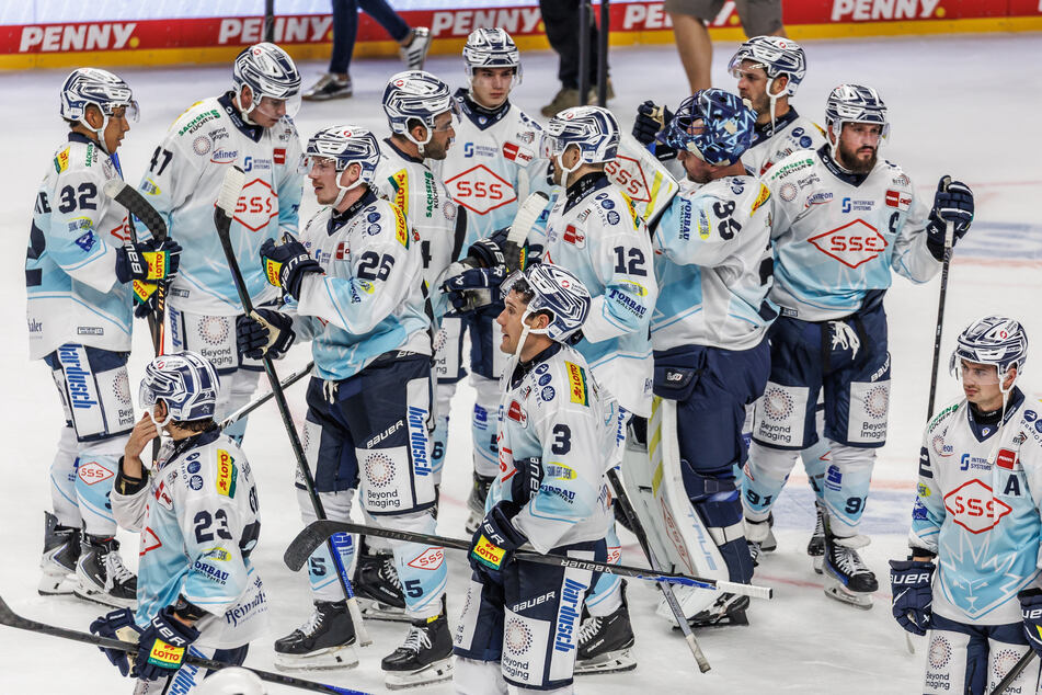 Die Eislöwen mussten sich im DEL-Eröffnungsspiel zwar geschlagen geben, wissen den Rückschlag aber einzuordnen.