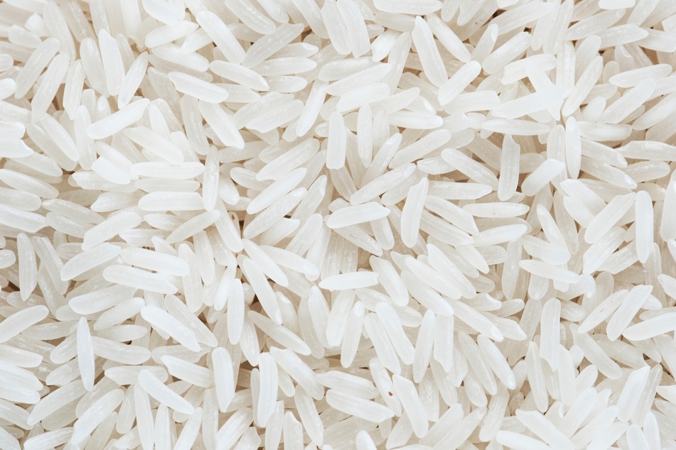 Apple is warning customers against putting wet iPhones in rice to dry them out.