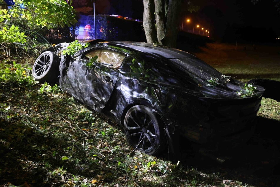 Der Chrysler erlitt deutlich sichtbare Schäden.