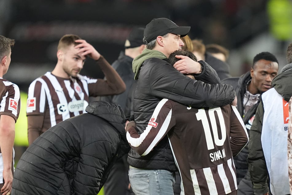 Nach dem Sieg freute sich Blessin gemeinsam mit seinen Profis über den Sieg.