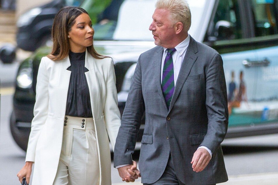 Boris Becker (45) und seine aktuelle Freundin Lilian am vergangenen Freitag auf dem Weg ins Gericht.