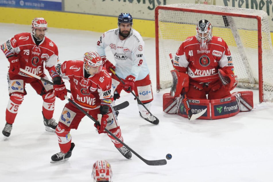 Die Tore fielen dieses Wochenende bei den Eispiraten zu billig.