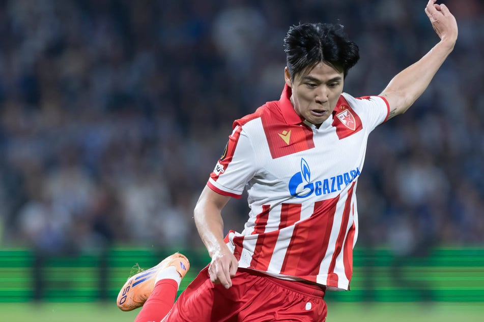 Transfermarkt im Ticker: Erstligist angelt sich Rekordmeister-Kicker