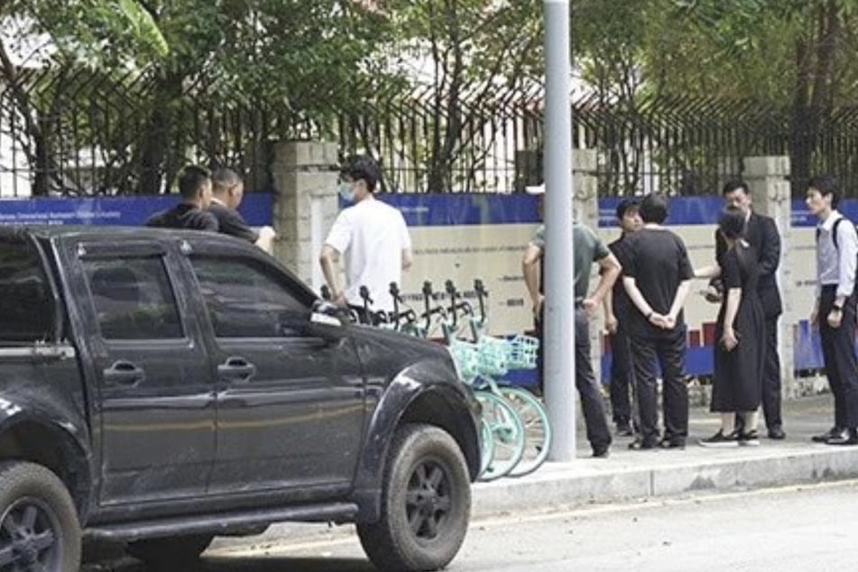 In China wurde ein Junge auf dem Weg zur Schule niedergestochen.