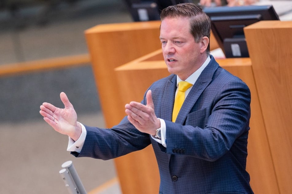 Gregor Golland (50) ist seit dem 11. Juli 2017 stellvertretender Vorsitzender der CDU-Landtagsfraktion in NRW.