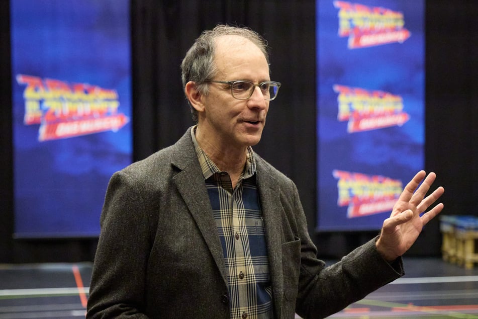 "Wenn Sie den Film kennen, werden Sie das Musical lieben", so Regisseur John Rando bei der Offenen Probe des Musicals "Zurück in die Zukunft" am Dienstag in Hamburg.