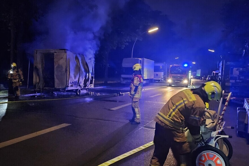 Die Flammen konnten durch das schnelle Eintreffen der Feuerwehr zügig unter Kontrolle gebracht werden.