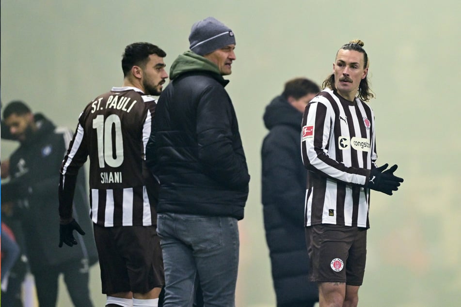 Die Einwechslungen von Danel Sinani (28, l.) und Jackson Irvine (32, r.) brachten neuen Schwung.