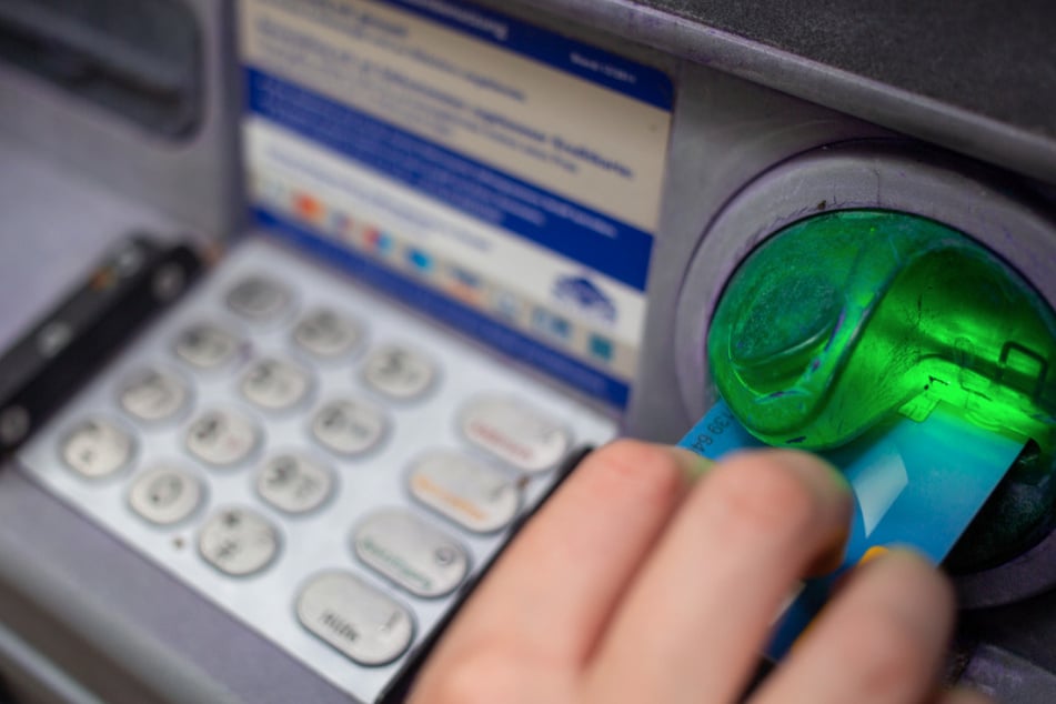 Geldautomaten gesprengt: Täter gehen jedoch leer aus!