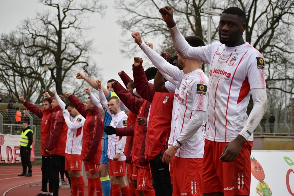 Wer den FC Rot Weiß Erfurt unterstützen will, kann jetzt bei einem coolen Gewinnspiel für neue Mitglieder mitmachen.