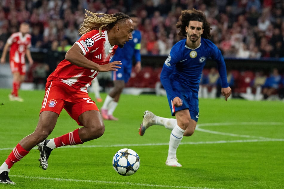 Sacha Boey (25) machte gegen Chelsea ein gutes Spiel.