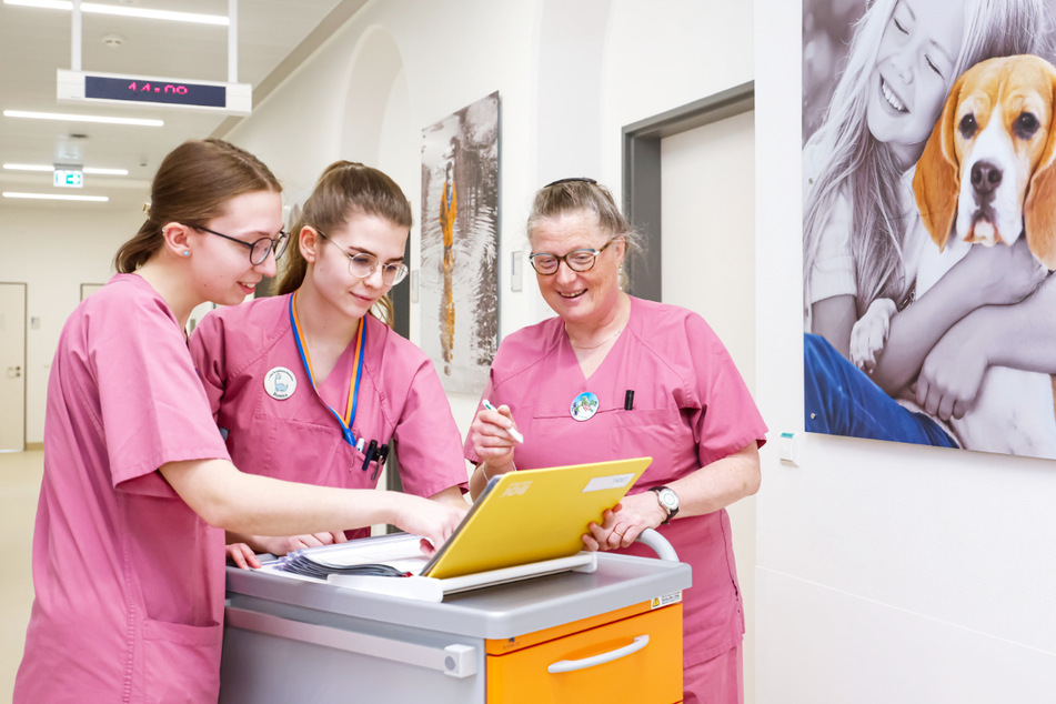 Pflege ist nicht gleich Pflege: Das Klinikum Chemnitz bietet besondere Vorteile für Neueinsteiger.