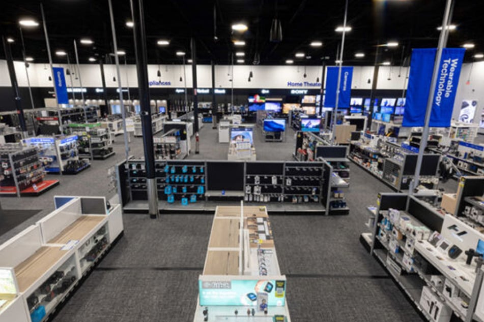 Best Buy is offering huge discounts on lots of branded products on Monday, January 13