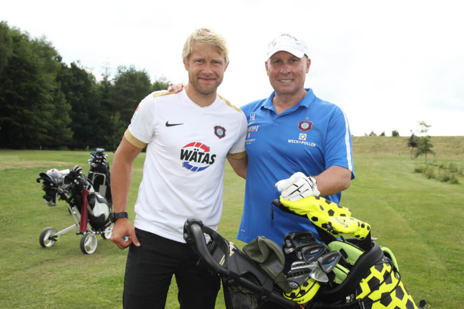 Zeit, um mit FCE-Boss Helge Leonhardt Golf zu spielen, hat Jan Hochscheidt nach der Karriere noch genug. Vorher soll er aber noch ein paar Jahre für Aue kicken.