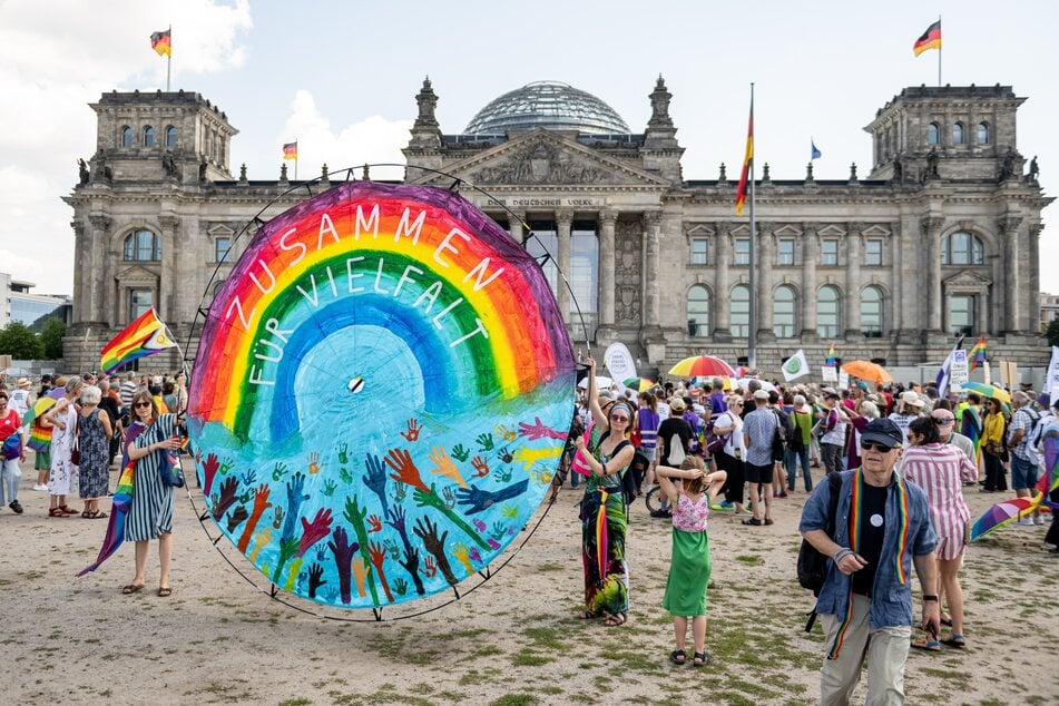 Zu der Demonstration waren der Polizei zufolge 1000 Teilnehmer angemeldet.