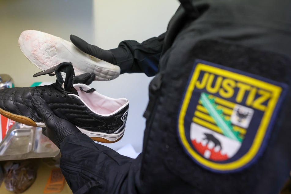 Mehr Drogen und Handys in Sachsen-Anhalts Gefängnissen entdeckt