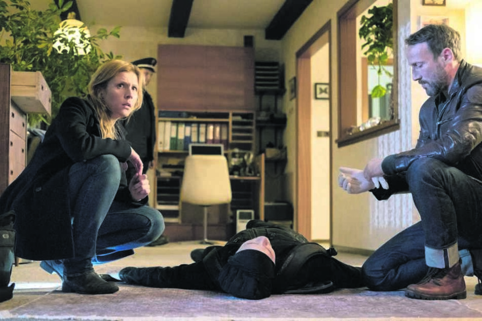 Julia Grosz (Franziska Weisz, 38) und Thorsten Falke (Wotan Wilke Möhring, 51) sind entsetzt: Sie kannten den getöteten Einbrecher.