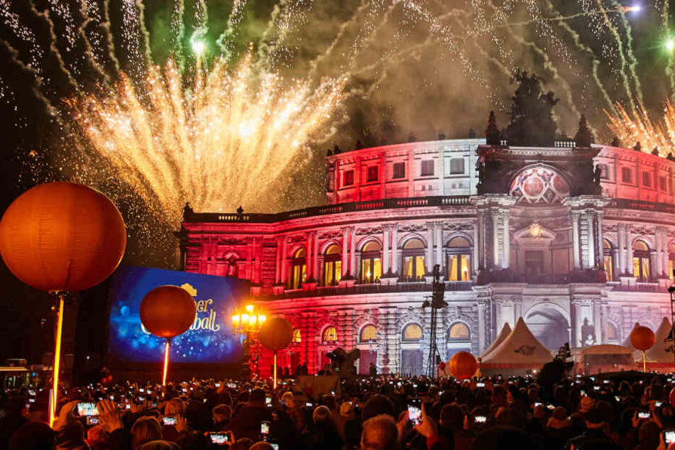 Weniger Promis, keine Preise, dafür Proteste: Das war der SemperOpernball in Dresden