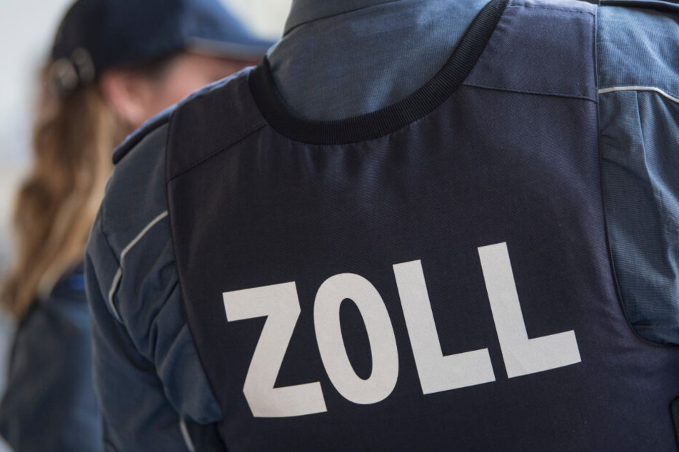 Zollbeamte haben in Chemnitz und Umgebung acht Unternehmen wegen des Verdachts der Schwarzarbeitkontrolliert. (Symbolbild)