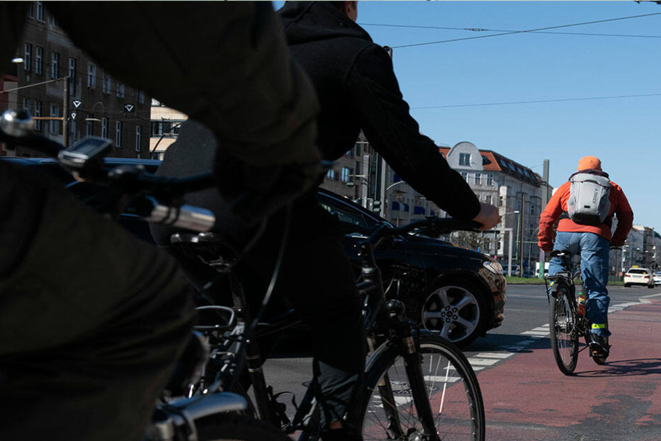 In Dresden und Pirna wurden Kinder von Fahrradfahrern weggestoßen (Symbolbild).