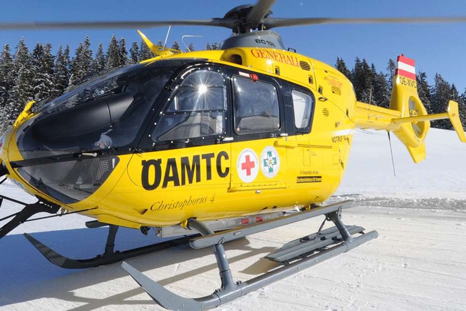 Mit einem Christopherus Rettungshubschrauber wurde der Mann ins Krankenhaus geflogen (Symbolbild).