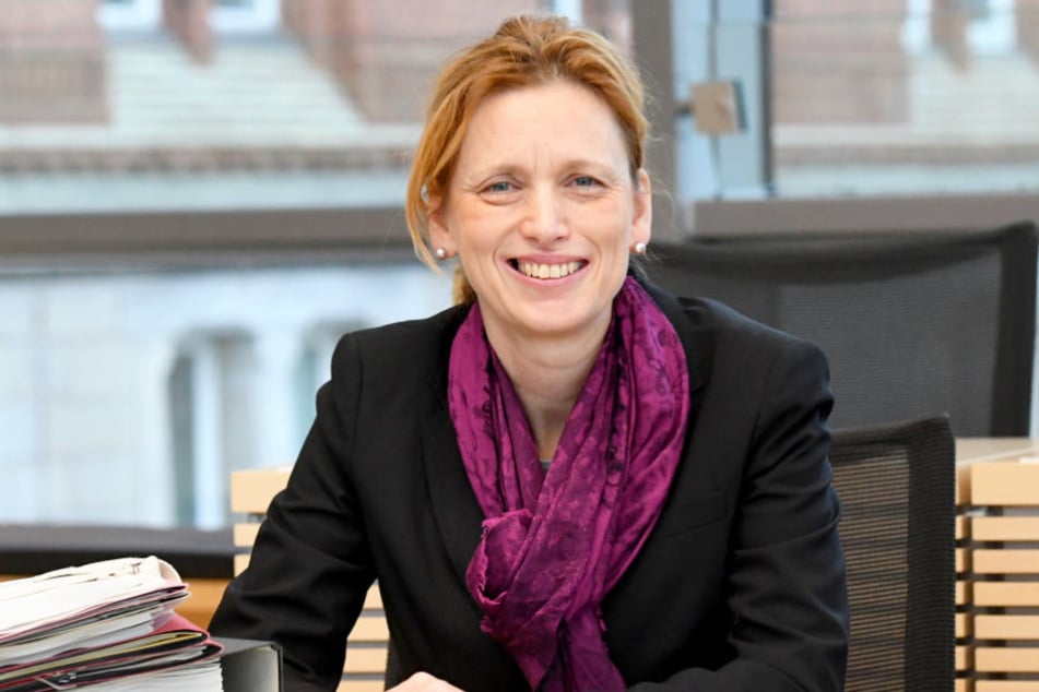 Schleswig-Holsteins Bildungsministerin Karin Prien mag den Film nicht, ist aber für dessen Aufführung.