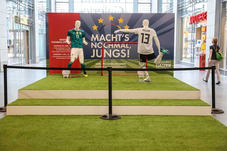 Jogis Jungs sind raus. Das WM-Flair in der Altmarkt-Galerie bleibt aber noch erhalten.