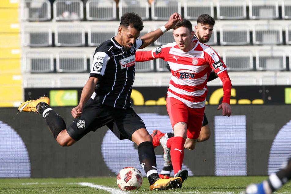 Christian Bickel (r., hier gegen Royal-Dominique Fennell) feierte gestern ein überraschend schnelles Comeback.