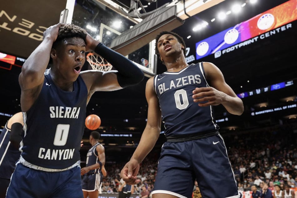 Bronny James shows out like LeBron James in epic JamFest slam dunk contest