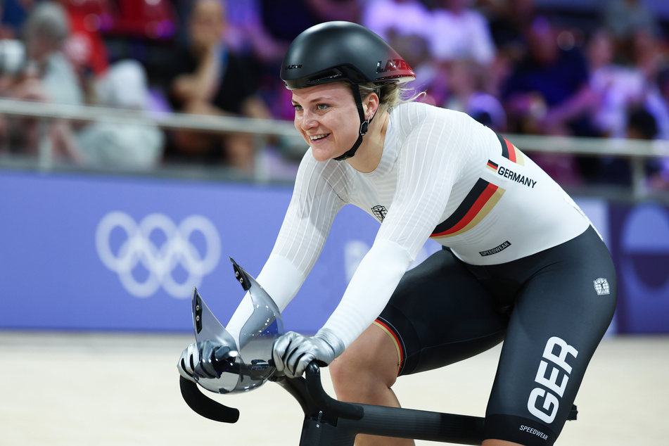 Bahnrad-Fahrerin Lea Sophie Friedrich darf sich über Silber im Sprint freuen.