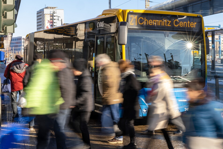 Der Fahrermangel bei der CVAG beschert Chemnitz volle Busse.