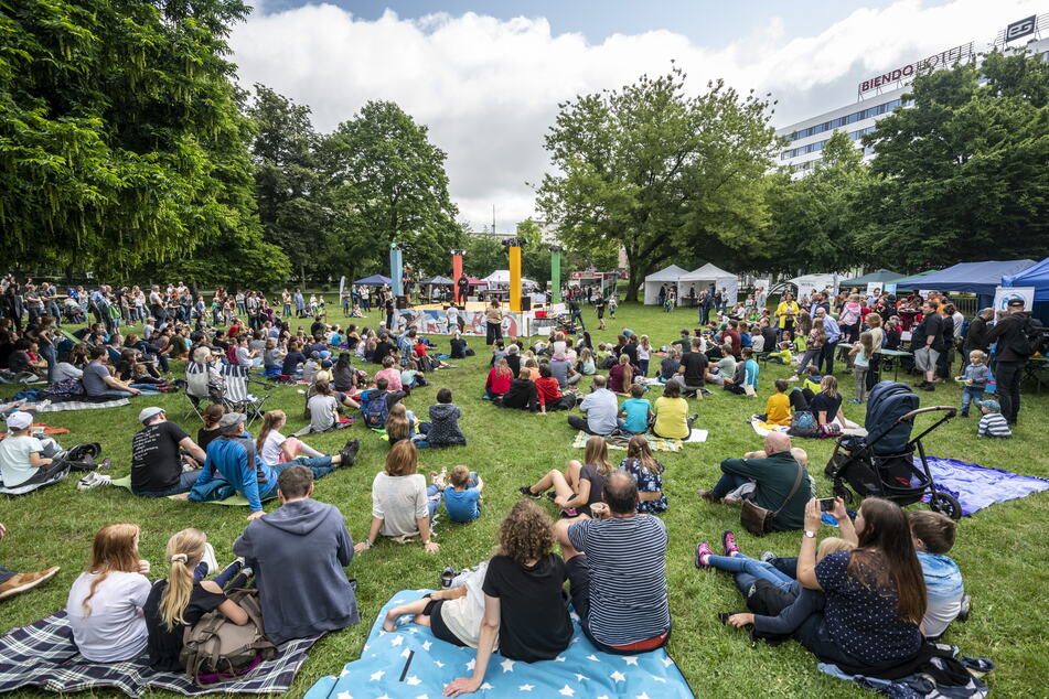 Die Tüftlermesse "Maker Faire" lockte am Sonntag viele Besucher in den Stadthallenpark.