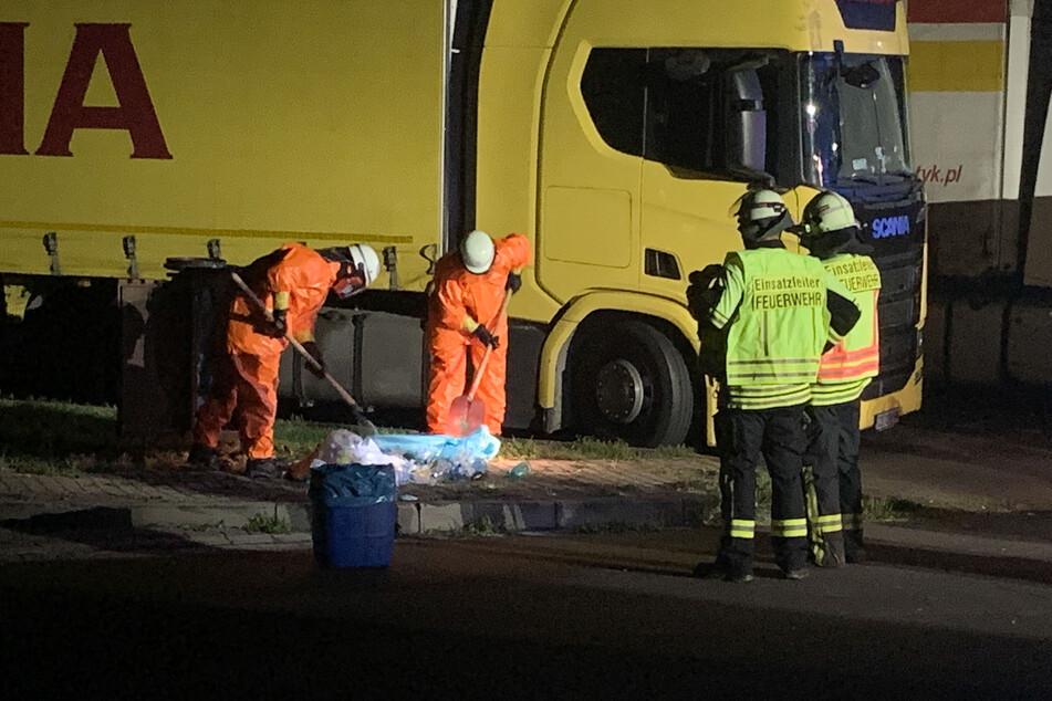 Die Feuerwehr konnte den Mülleimer-Brand schließlich unter Kontrolle bringen.