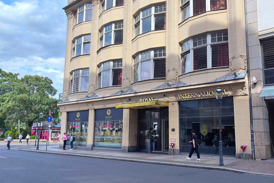 In diesem Hotel soll der nun gefasste Verdächtige (20) einen Mitarbeiter mit Reizgas angegriffen und mehrere Hundert Euro geraubt haben.