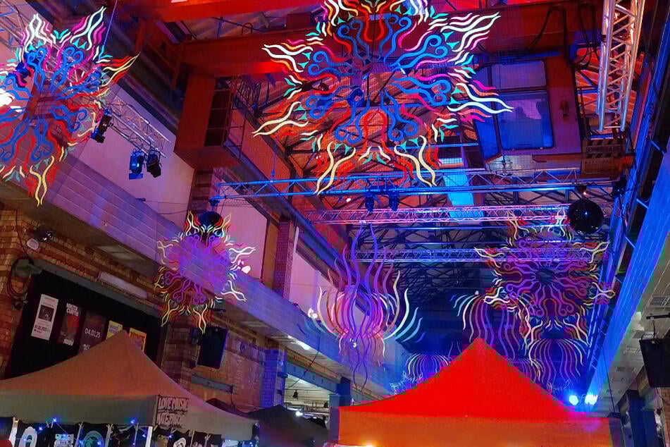 Jedes Wochenende im Advent findet der Weihnachtsmarkt auf der Feinkost in Leipzig statt.