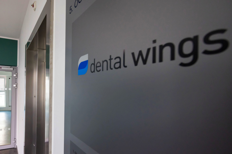 Arbeite mit Dental Wings daran, das größte Netzwerk digital arbeitender Zahnmediziner und -techniker zu schaffen.