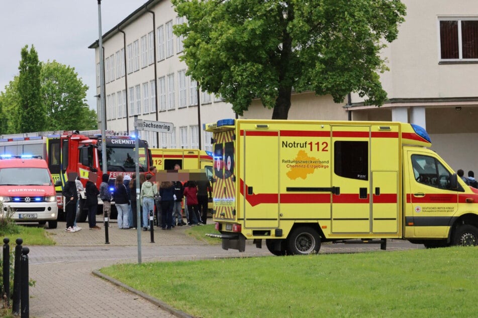 Nach dem Großeinsatz an der Oberschule gehen die Ermittlungen derzeit noch weiter.
